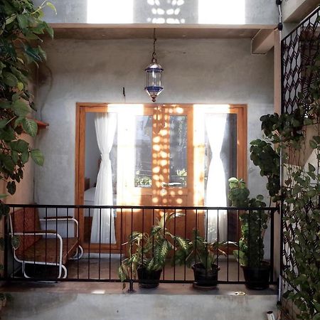 Pawon Cokelat Guesthouse Джокякарта Екстериор снимка