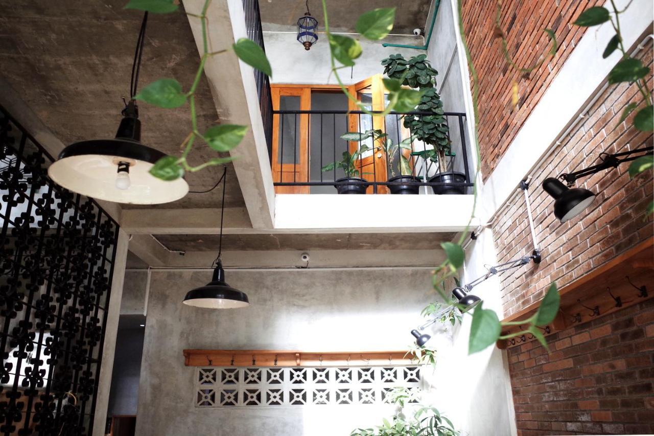 Pawon Cokelat Guesthouse Джокякарта Екстериор снимка